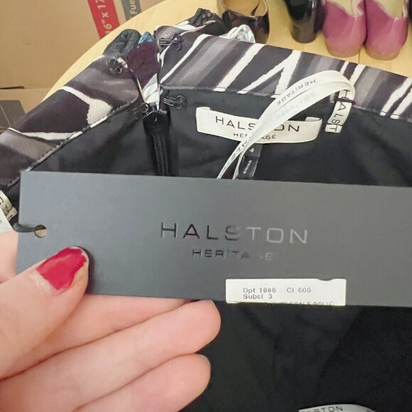 NWT Halston Heritage Crocus Print Off Shoulder Dress in Black Croc Size 4 - Picture 8 of 9